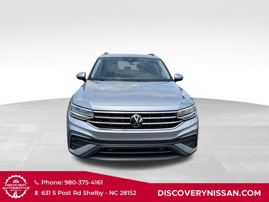 Used 2023 Volkswagen Tiguan SE FWD image 2