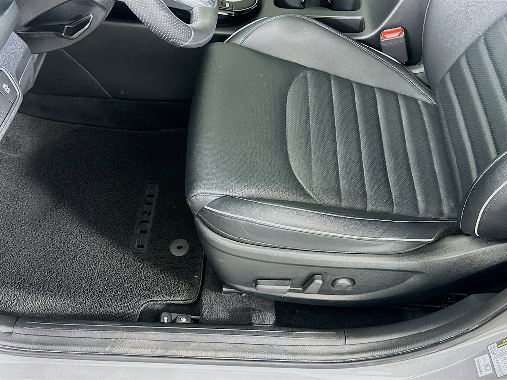 Used 2024 Kia Forte GT-Line w/ GT-Line Premium Package image 20
