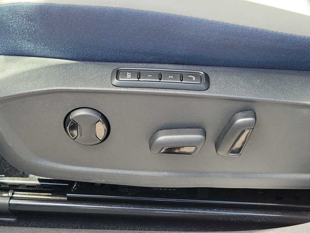 Used 2023 Volkswagen ID.4 S image 19