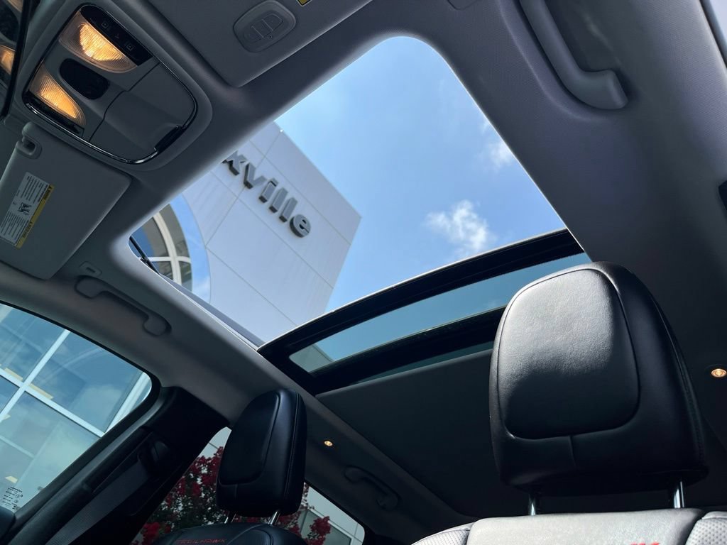 Used 2019 Jeep Cherokee Trailhawk AWD/4WD image 13