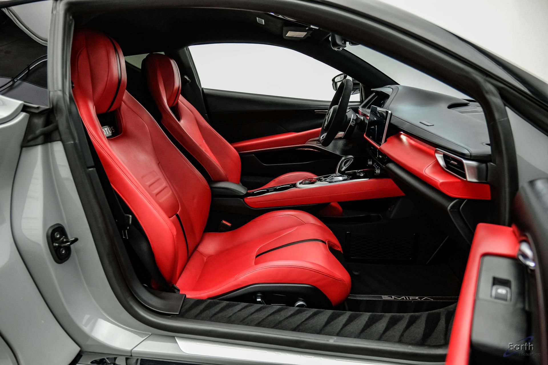 Used 2025 Lotus Emira RWD image 61
