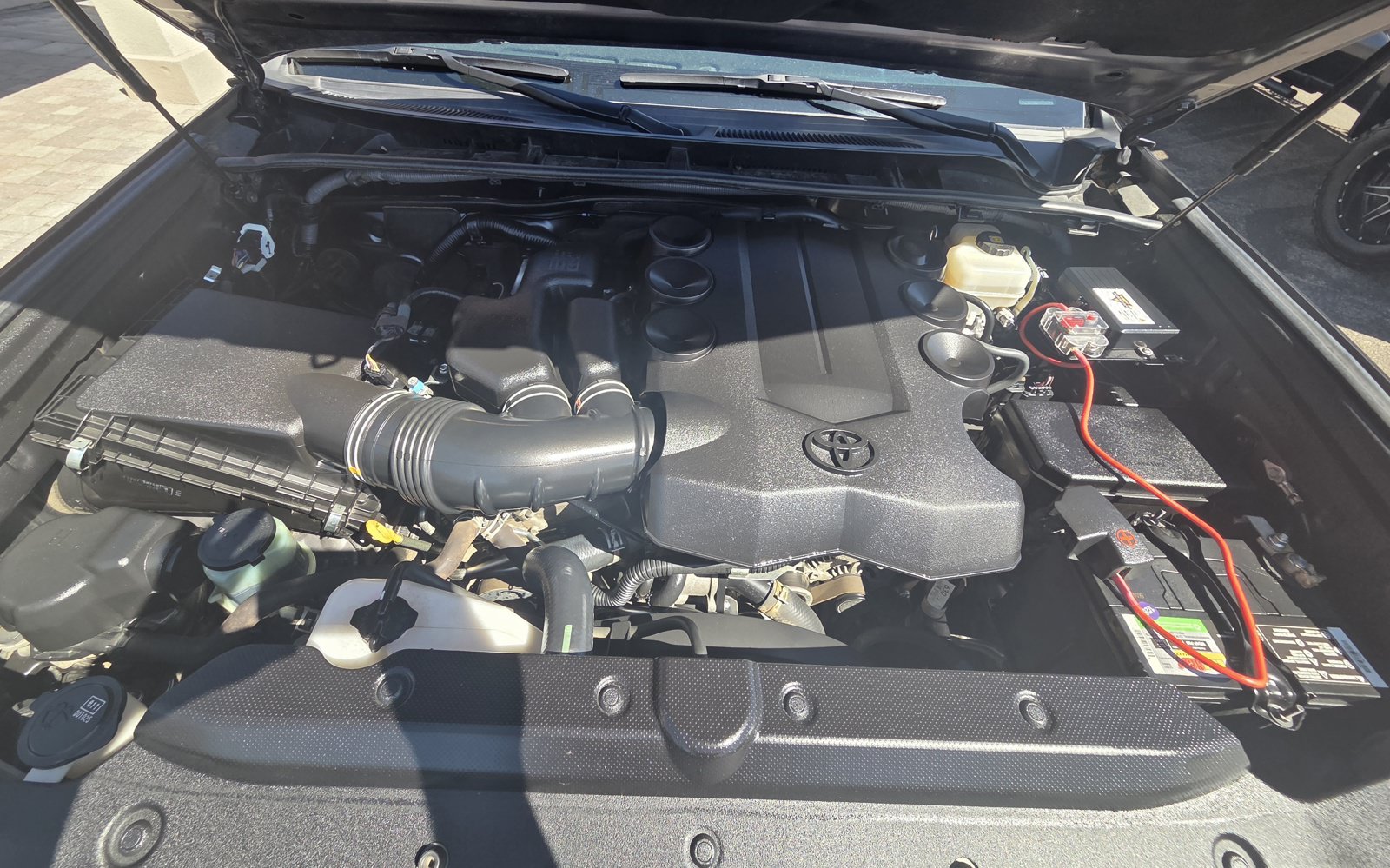 Used 2018 Toyota 4Runner SR5 AWD/4WD image 17