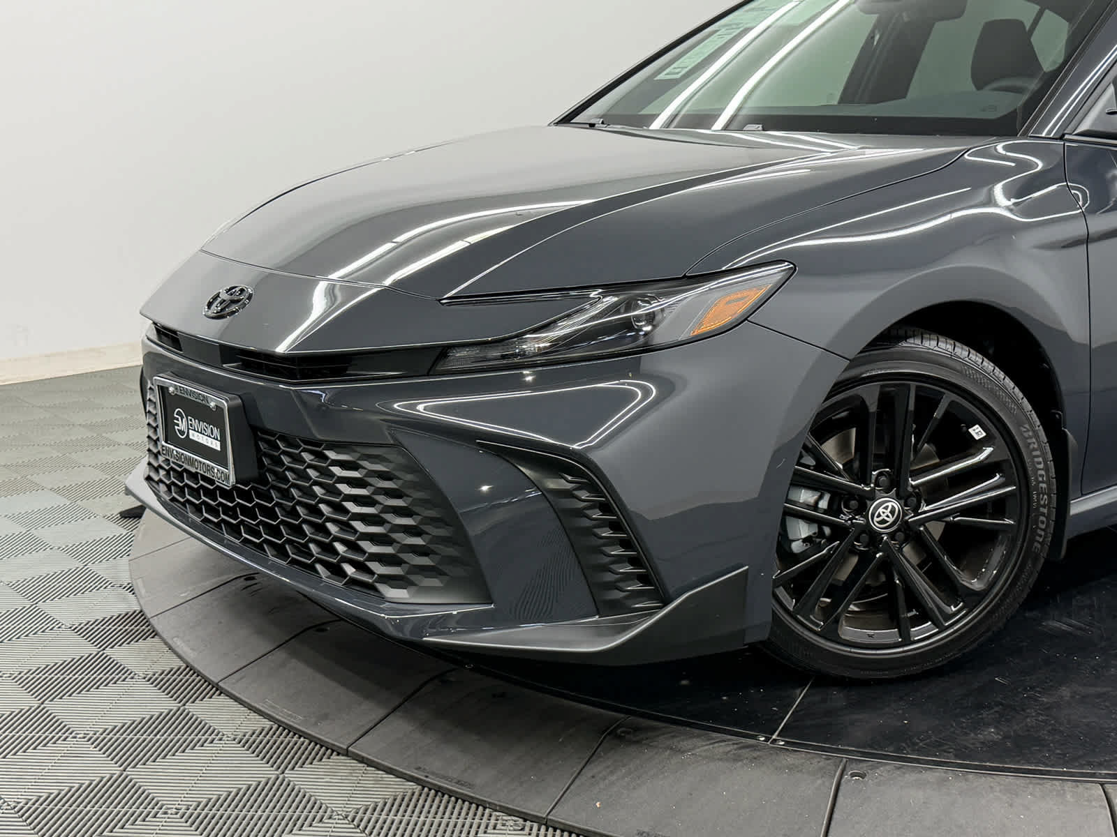 New 2026 Toyota Camry SE w/ Convenience Package FWD image 3