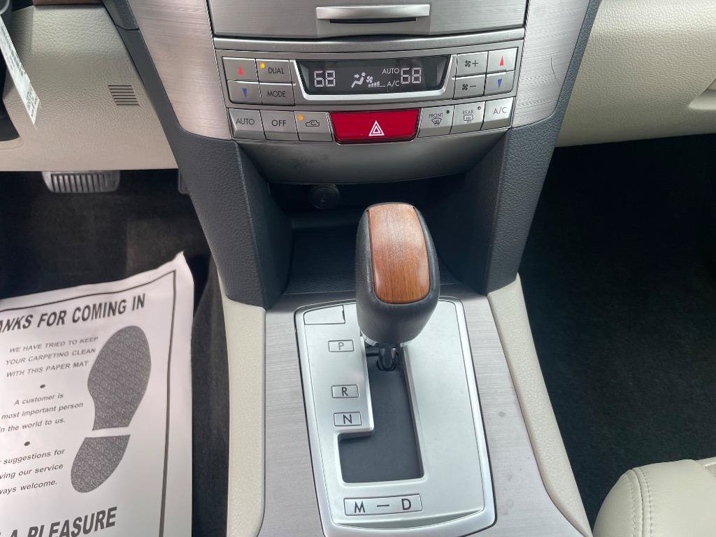 Used 2014 Subaru Outback 3.6R Limited w/ Moonroof Package AWD/4WD image 16