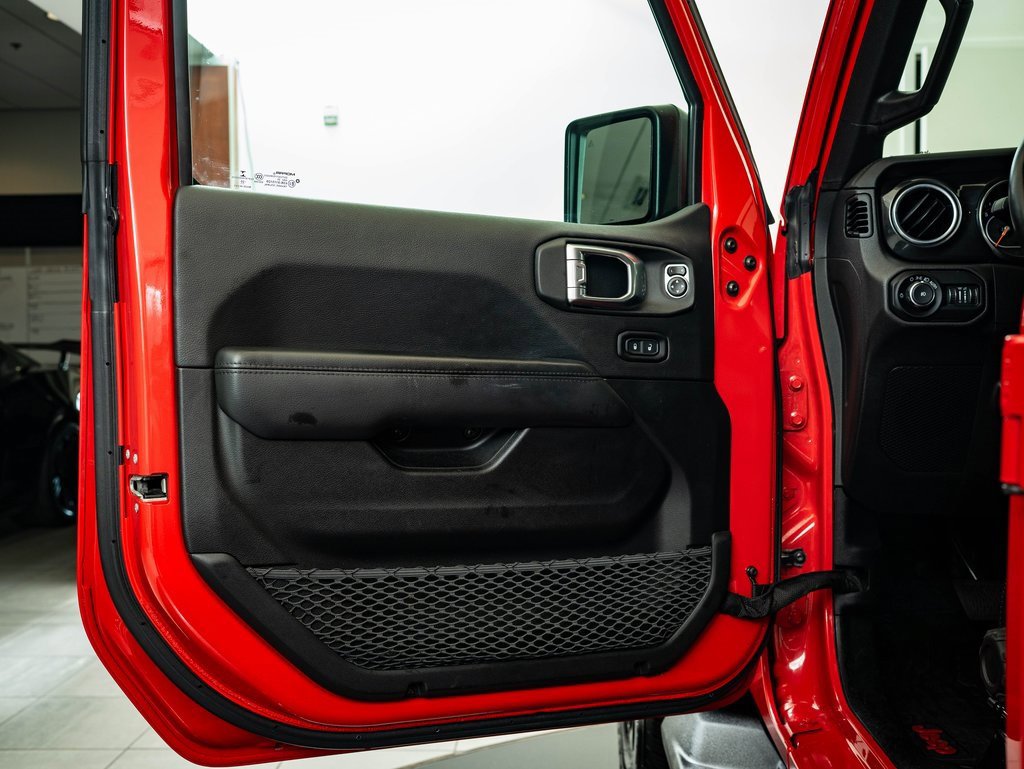 Used 2020 Jeep Wrangler Unlimited Sahara image 24