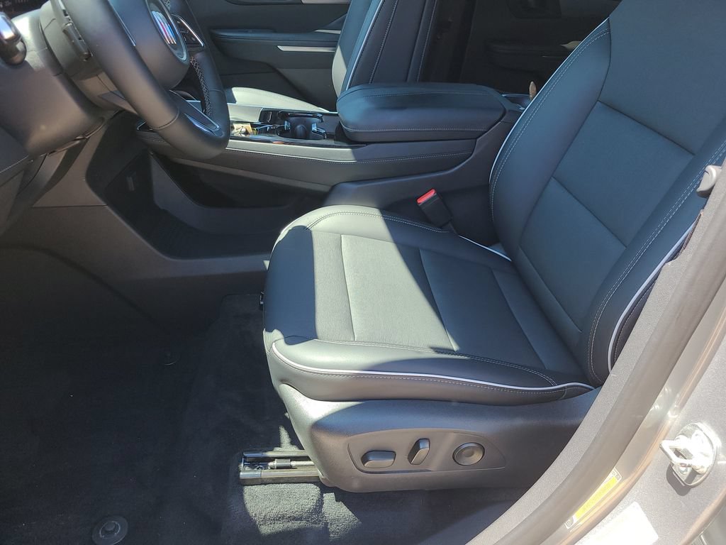 Used 2025 Buick Enclave Preferred FWD image 16