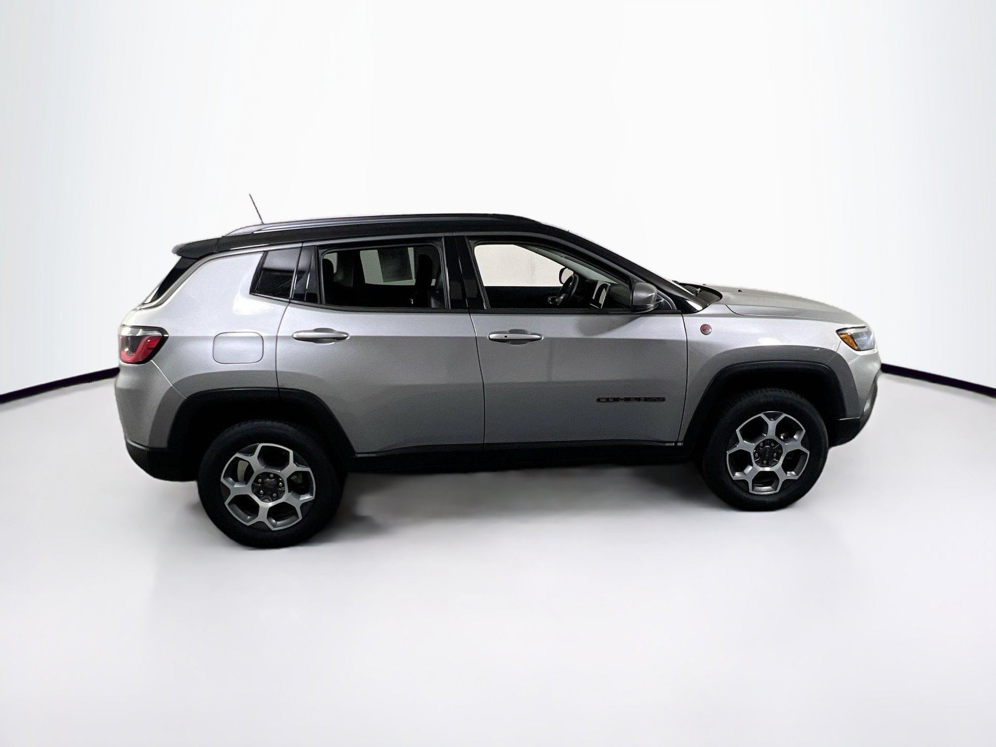 Used 2022 Jeep Compass Trailhawk AWD/4WD image 4