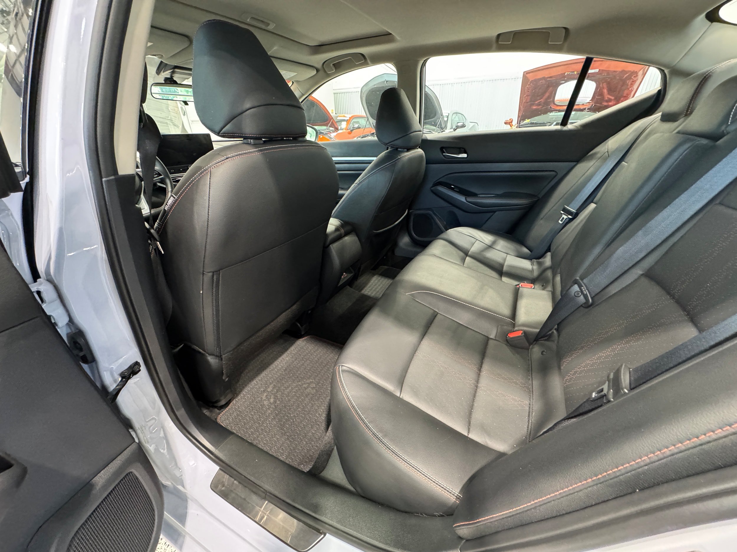 Used 2025 Nissan Altima 2.5 SR AWD/4WD image 11