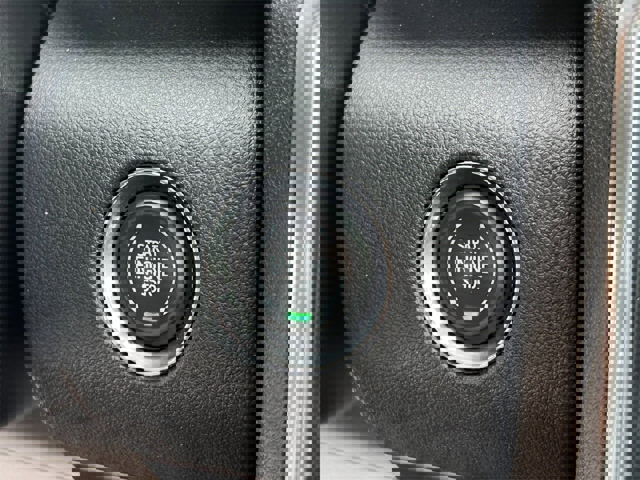 Used 2025 GMC Acadia Elevation image 19