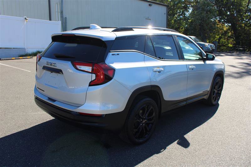 Used 2022 GMC Terrain SLE w/ Driver Convenience Package image 8