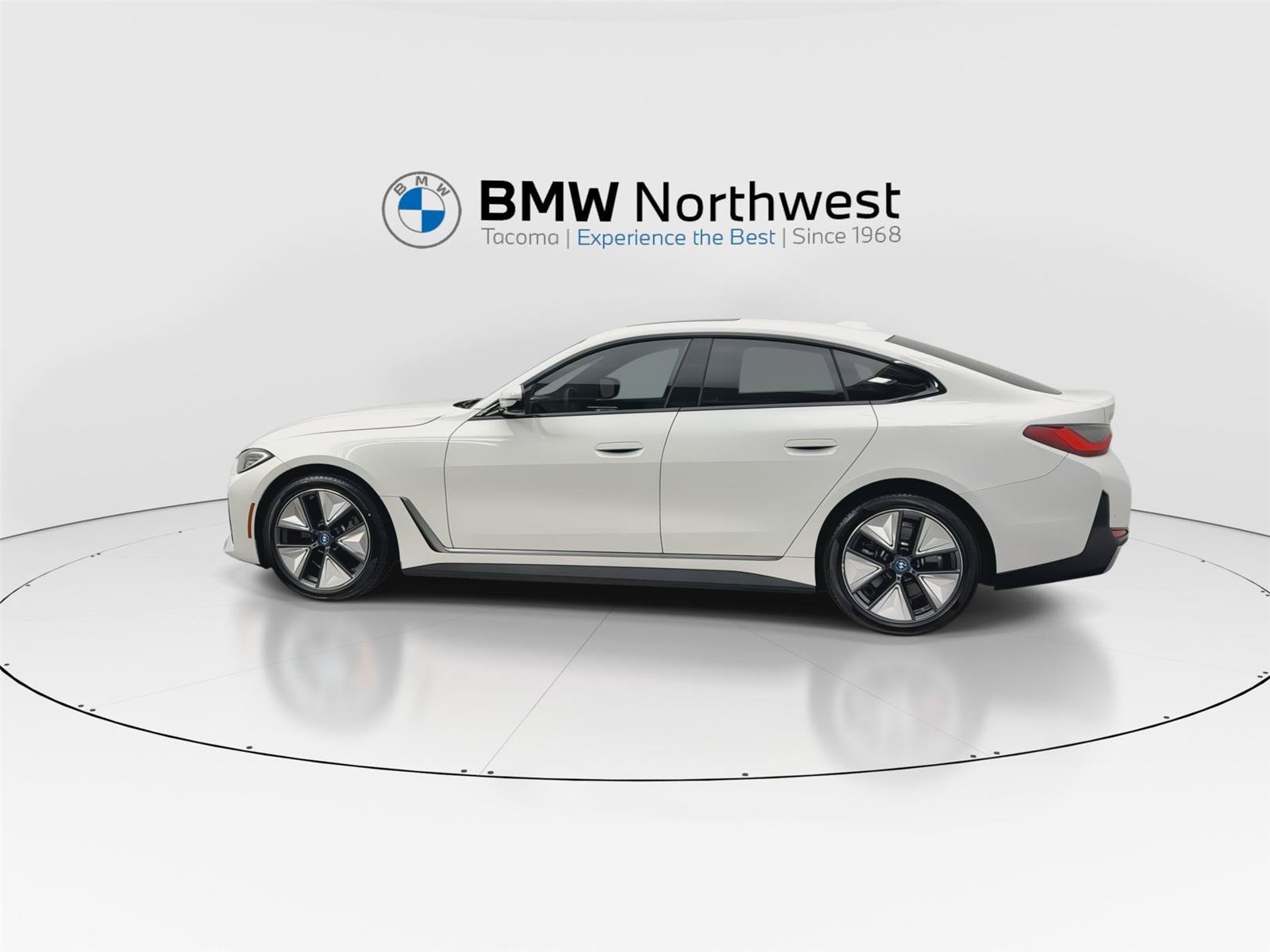 Used 2023 BMW i4 eDrive35 RWD image 11