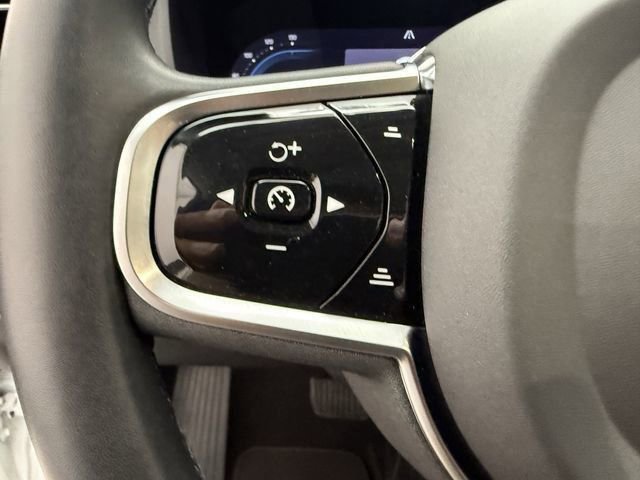 Certified 2023 Volvo XC60 B5 Plus w/ Climate Package image 16