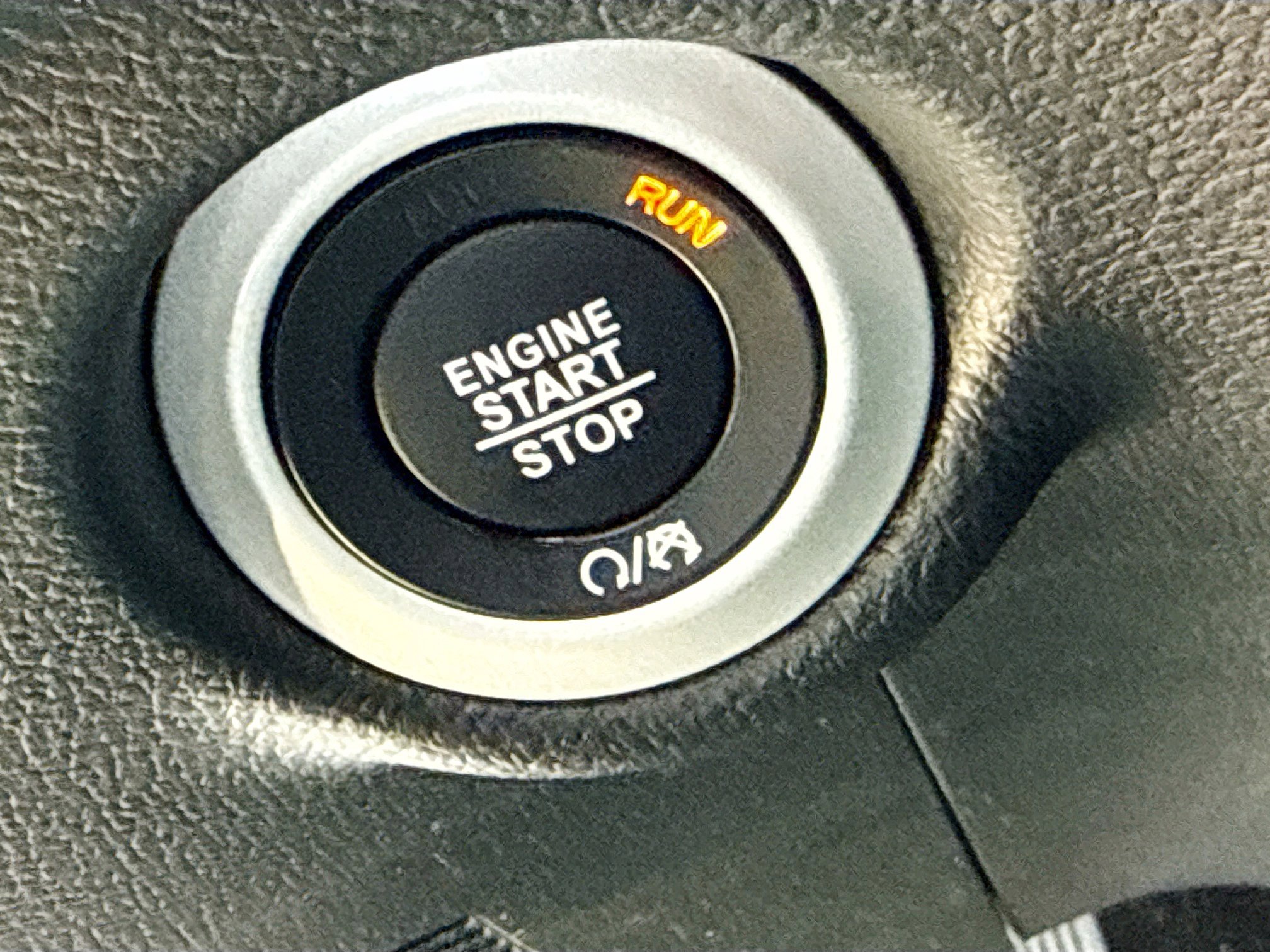 Used 2025 Chrysler Pacifica Select FWD image 34