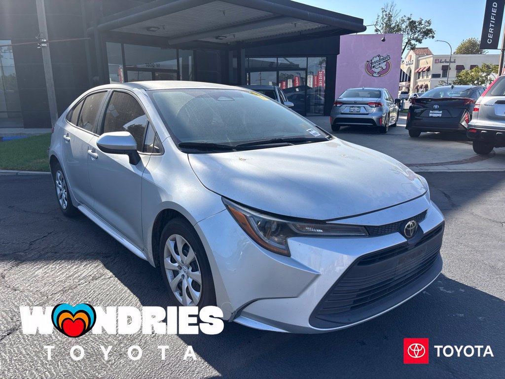 Used 2025 Toyota Corolla LE FWD image 1