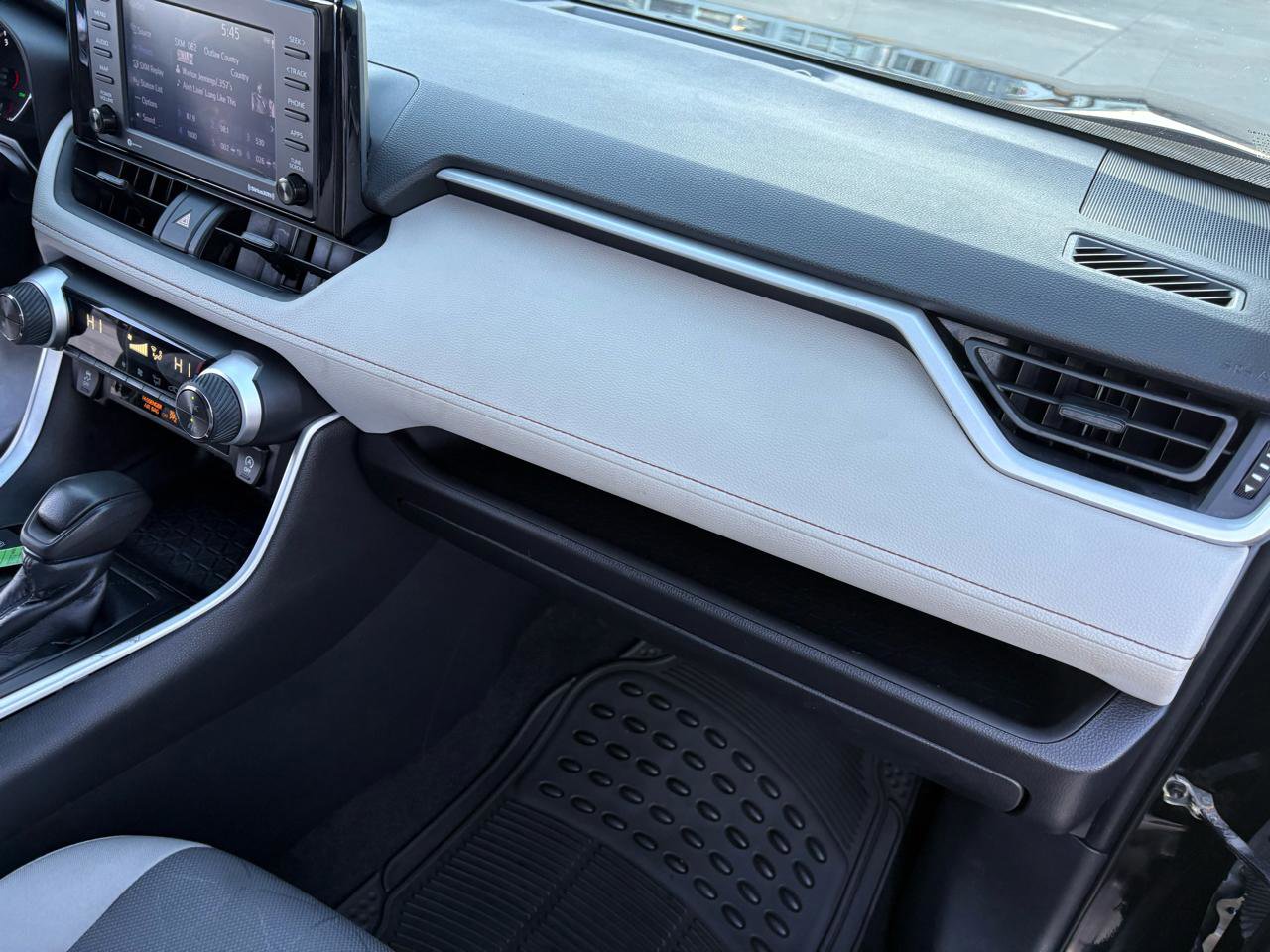 Used 2021 Toyota RAV4 XLE image 40