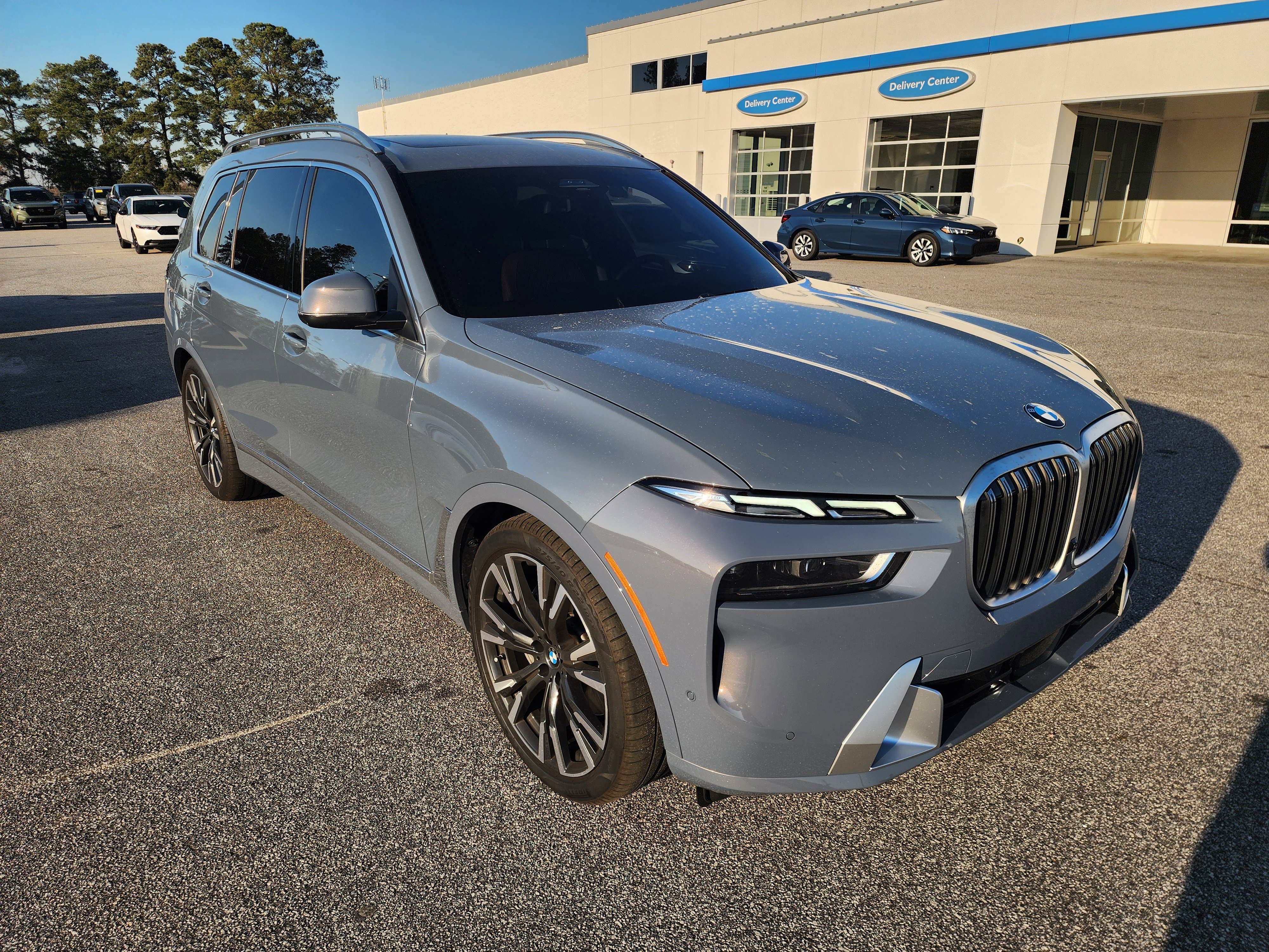 Used 2026 BMW X7 xDrive40i w/ Executive Package image 2