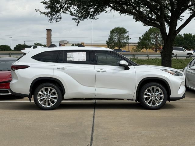 New 2026 Toyota Highlander Limited AWD/4WD image 3
