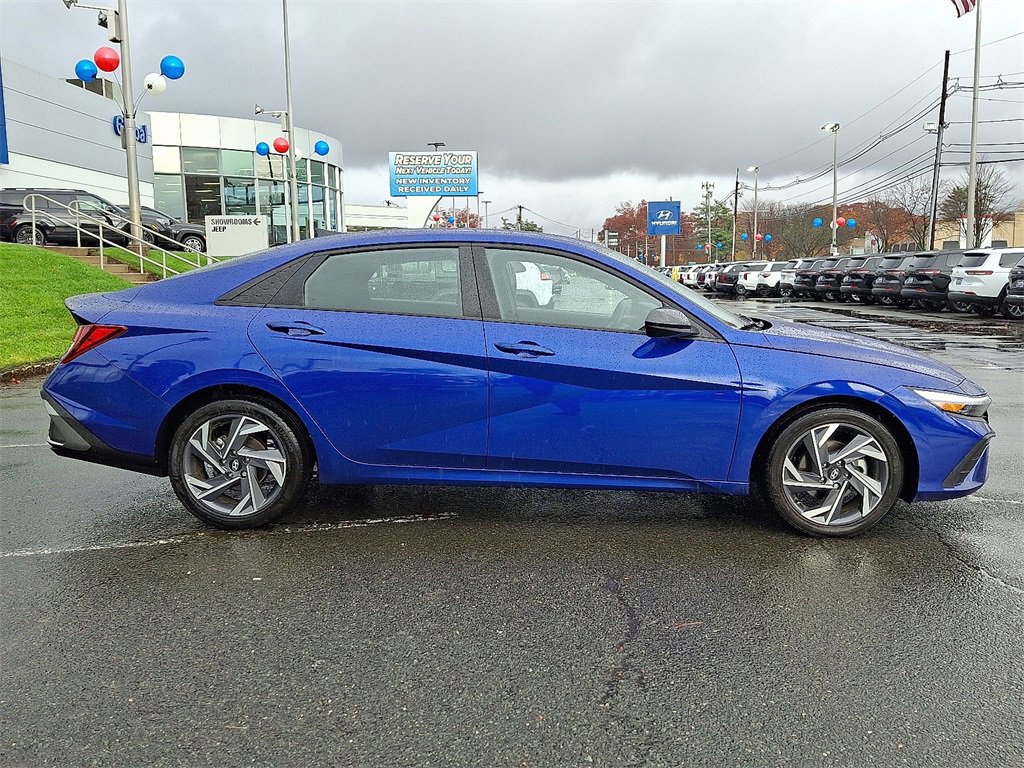 Used 2025 Hyundai Elantra Sport image 8