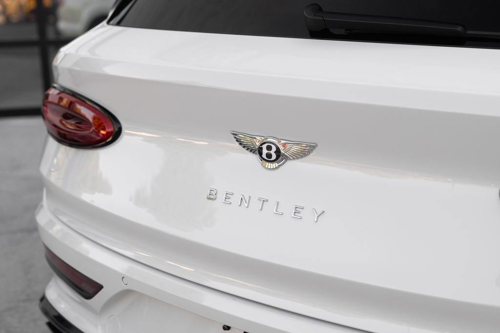 Used 2023 Bentley Bentayga Speed AWD/4WD image 18