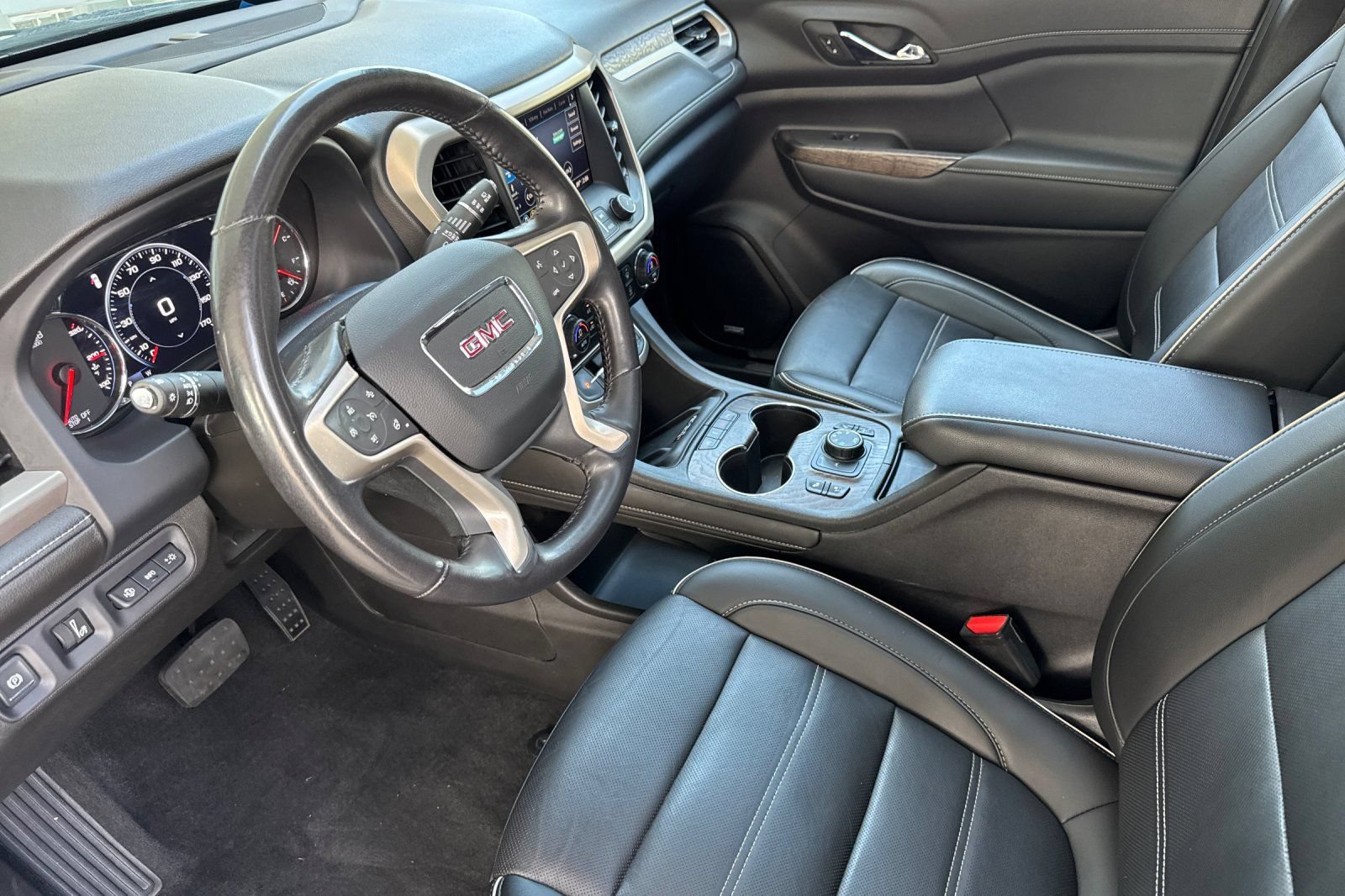 Used 2021 GMC Acadia Denali w/ Denali Ultimate Package AWD/4WD image 9