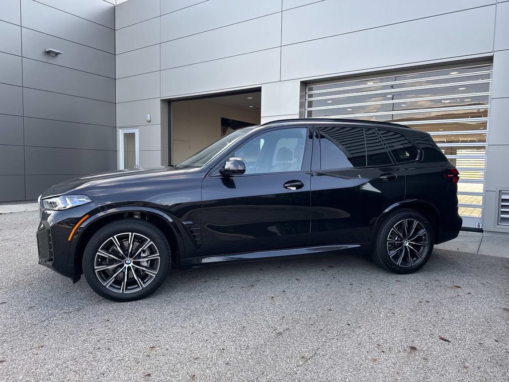 Used 2024 BMW X5 xDrive40i w/ Executive Package AWD/4WD image 3