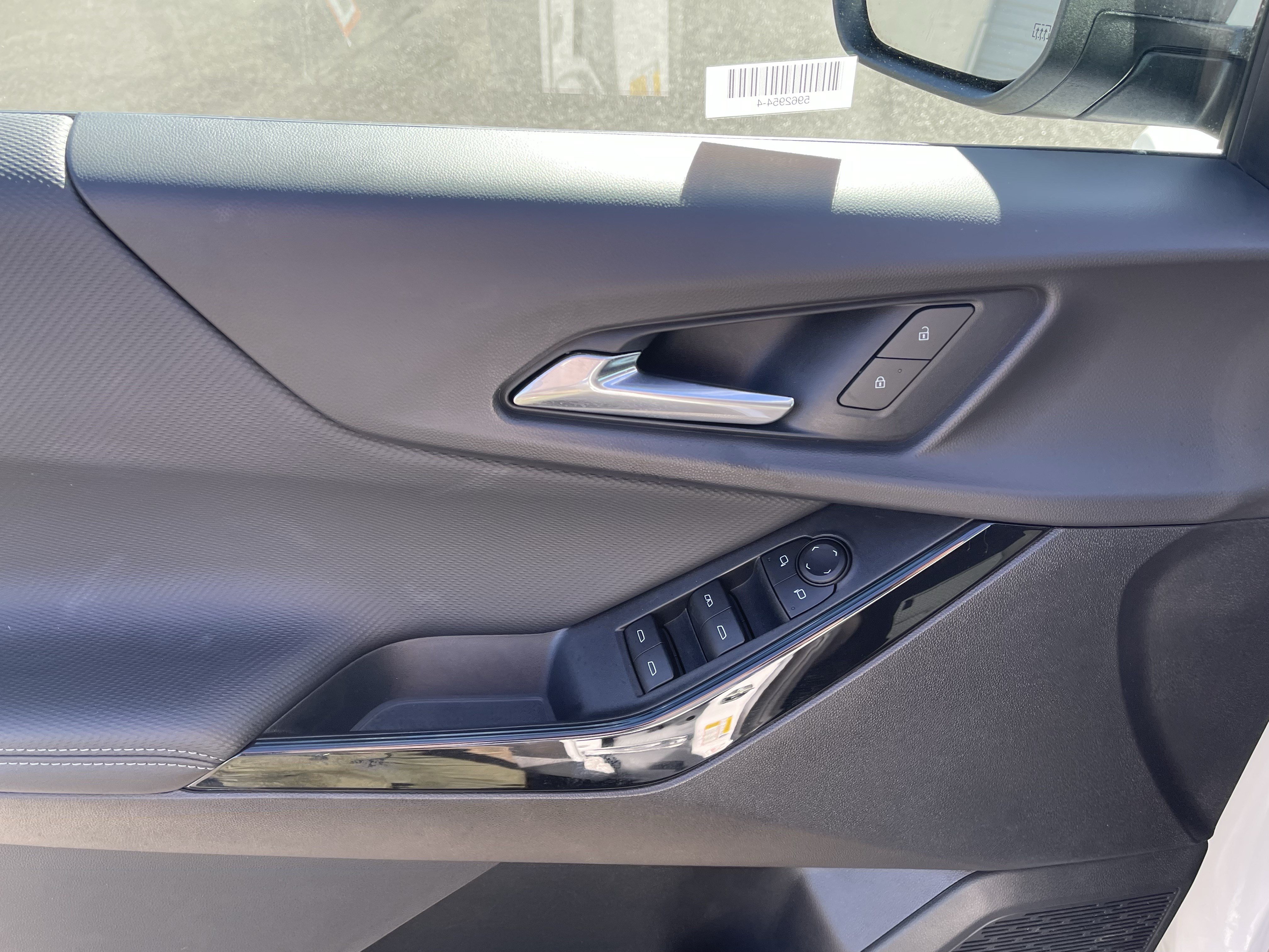 Used 2026 Chevrolet Equinox LT AWD/4WD image 16