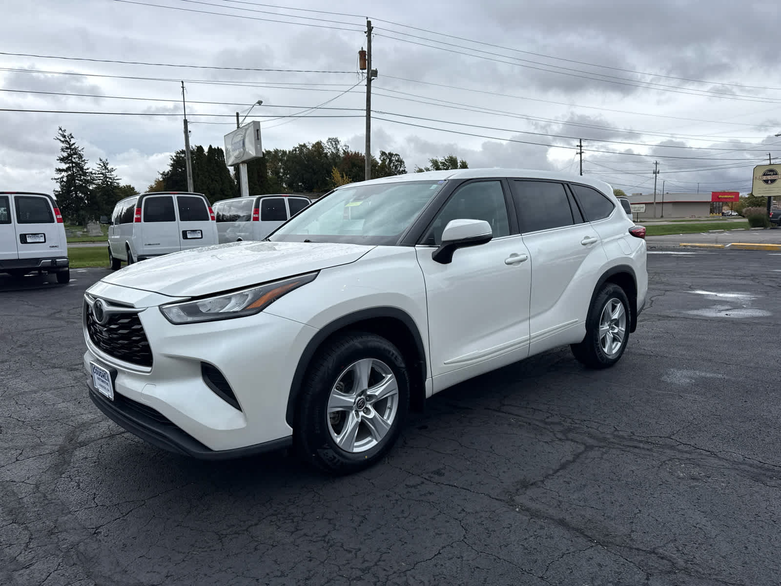 Used 2020 Toyota Highlander L AWD/4WD image 1
