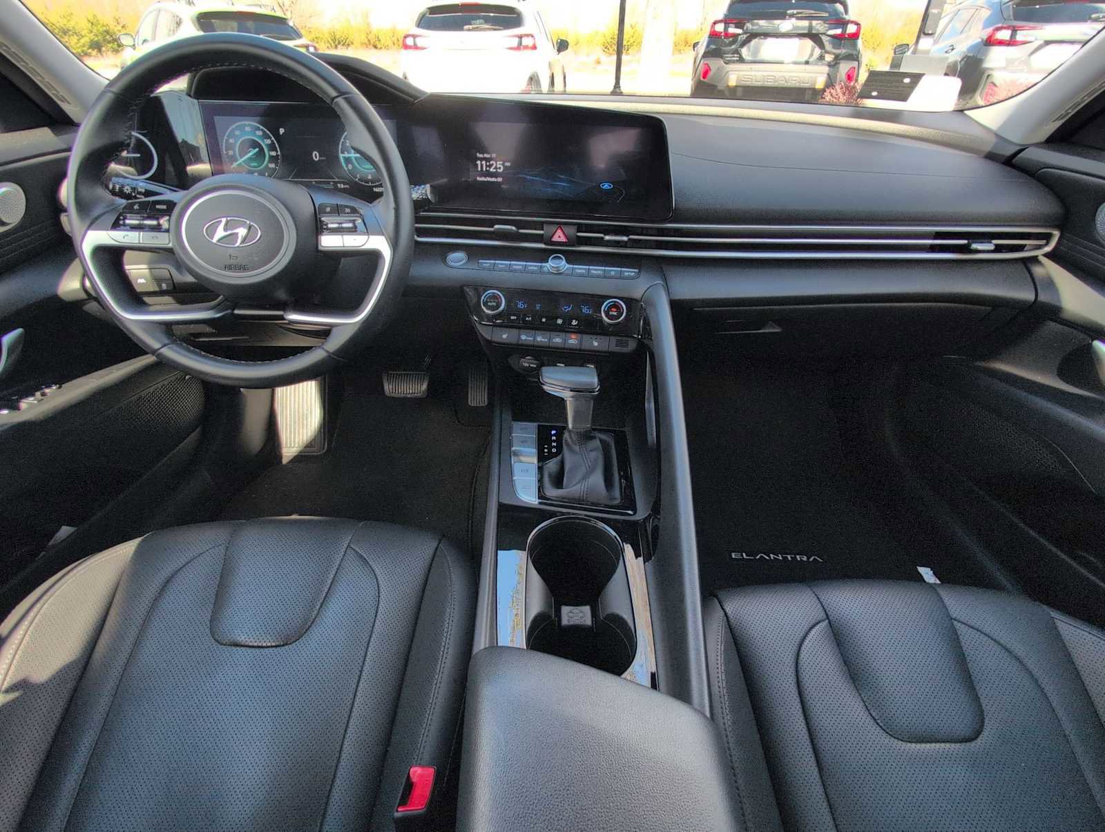 Used 2023 Hyundai Elantra Limited image 15