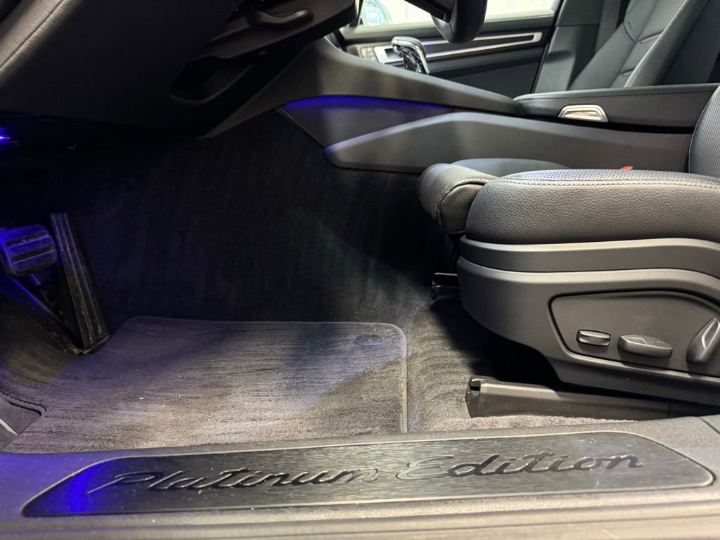 Certified 2023 Porsche Panamera 4 Platinum Edition AWD/4WD image 11