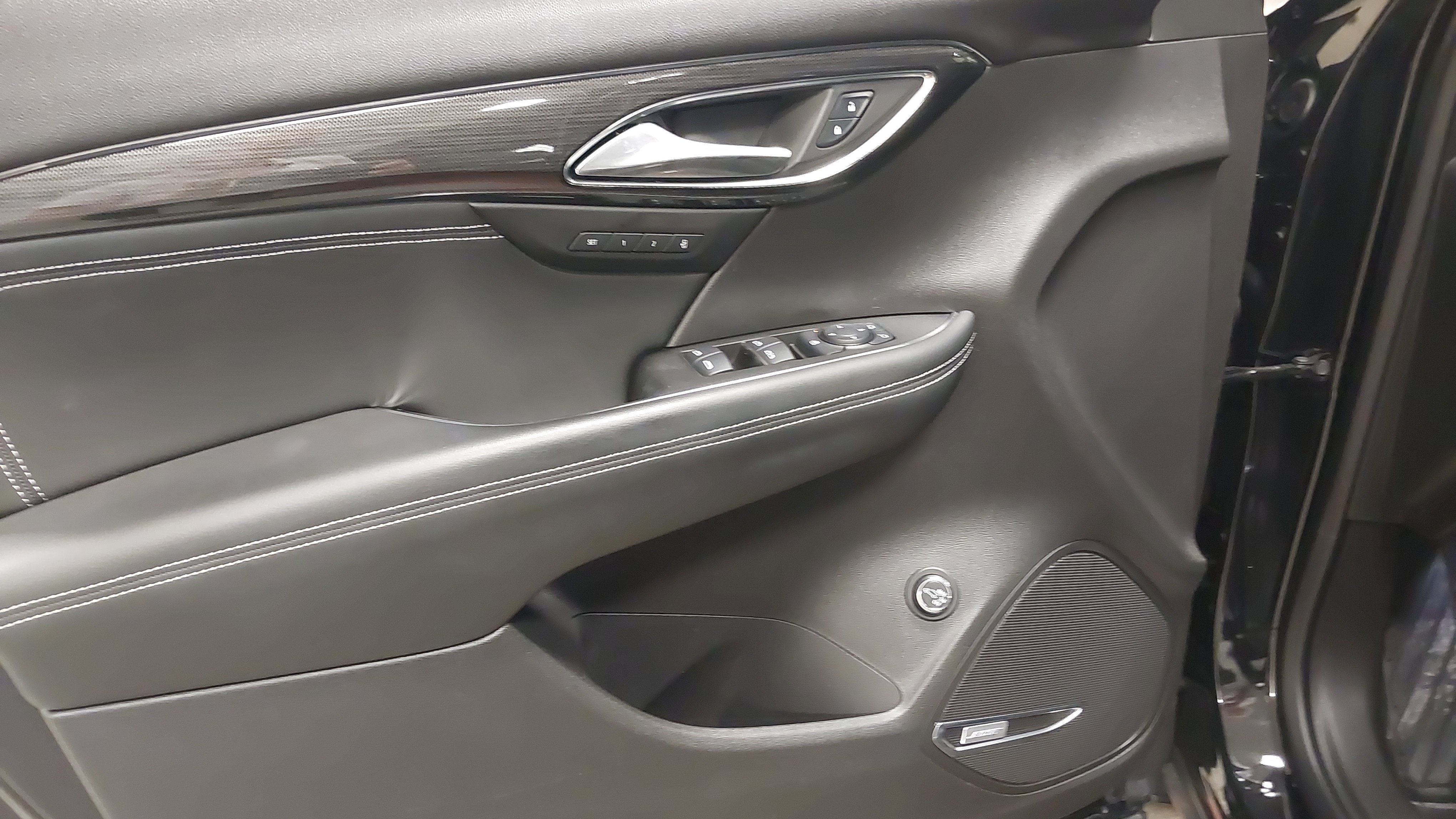 Certified 2021 Buick Envision Essence w/ Technology Package I AWD/4WD image 24