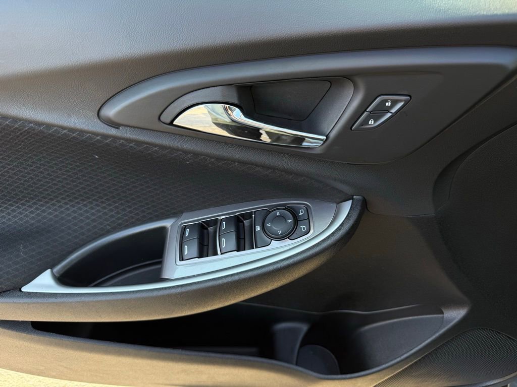 Used 2025 Chevrolet Malibu RS image 19