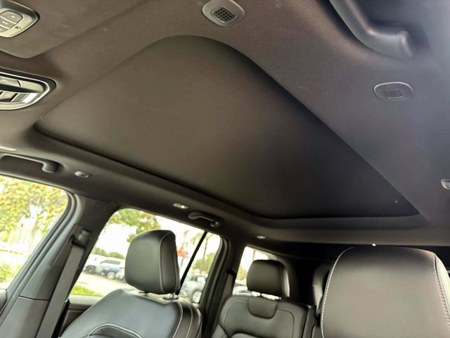 Used 2024 Jeep Grand Cherokee Limited AWD/4WD image 22