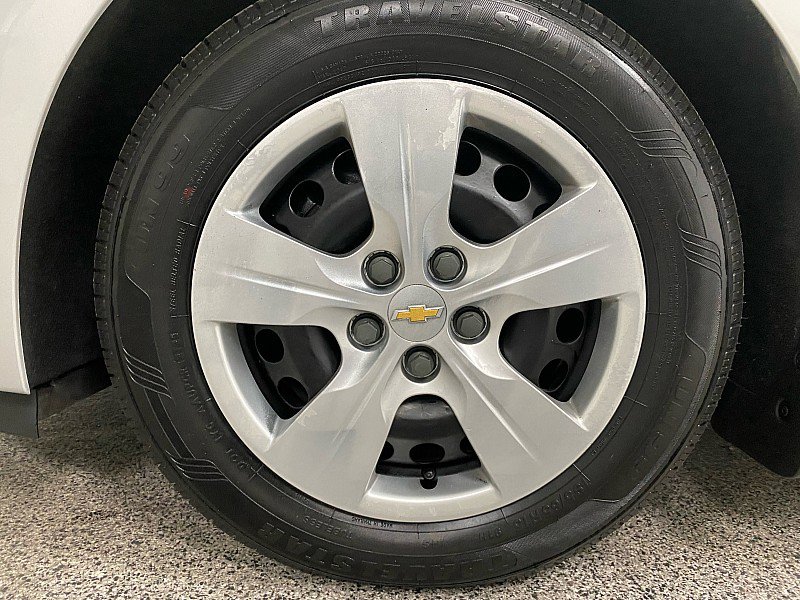Used 2017 Chevrolet Cruze LS image 23