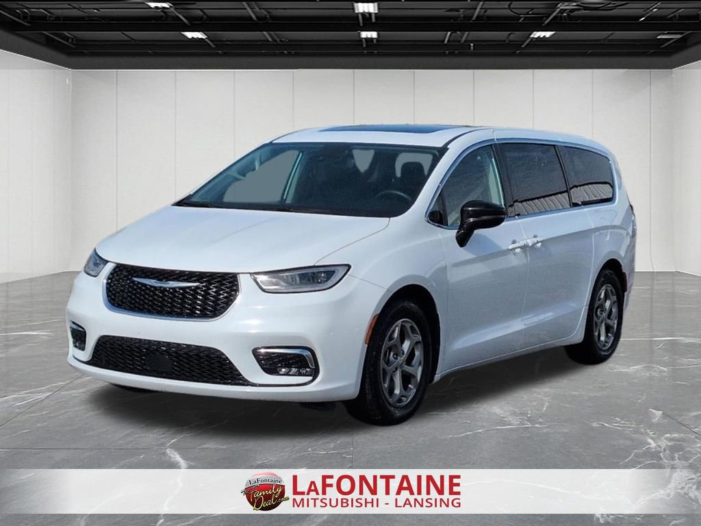 Used 2024 Chrysler Pacifica Limited image 1