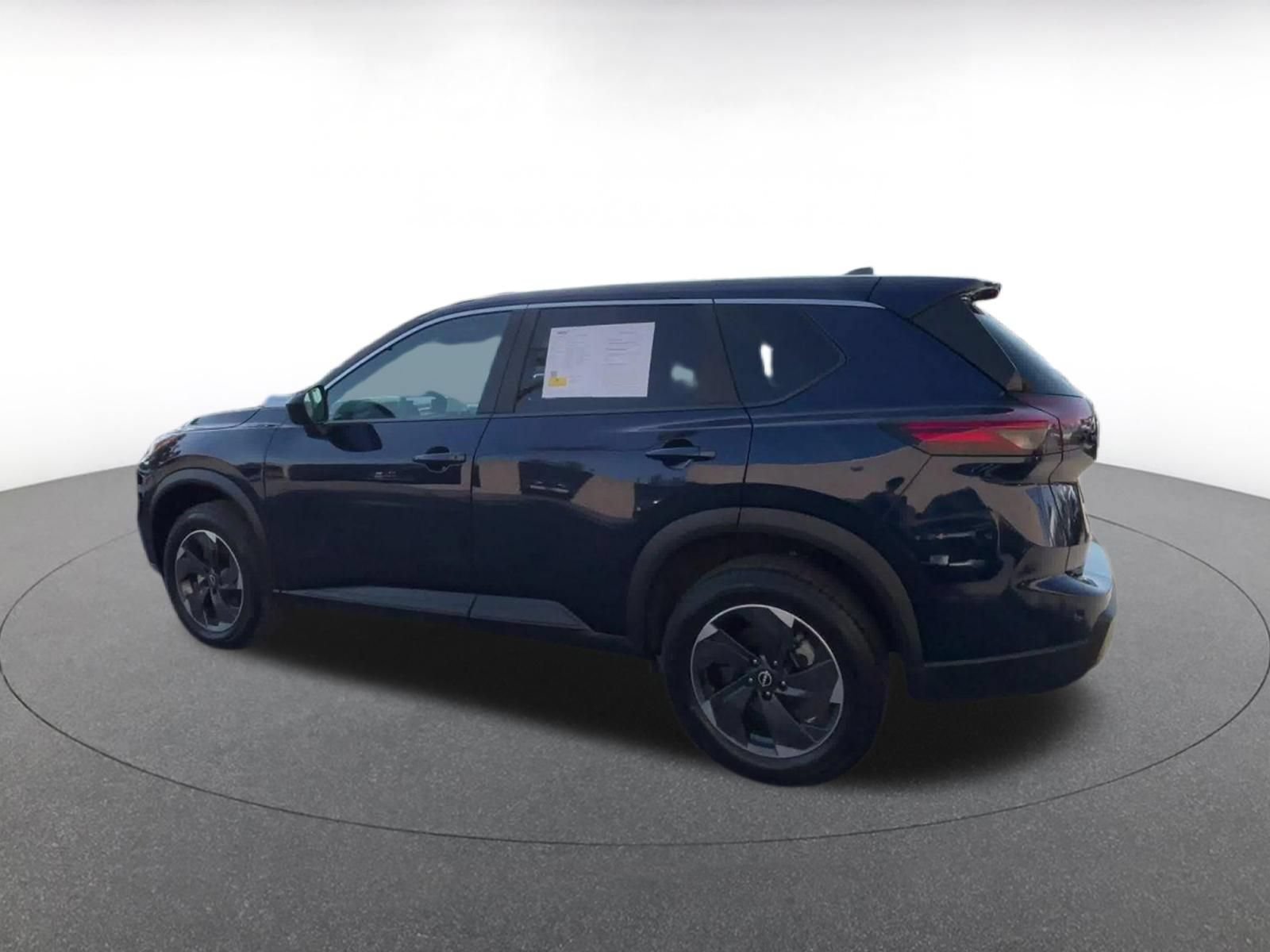 Used 2025 Nissan Rogue SV AWD/4WD image 10