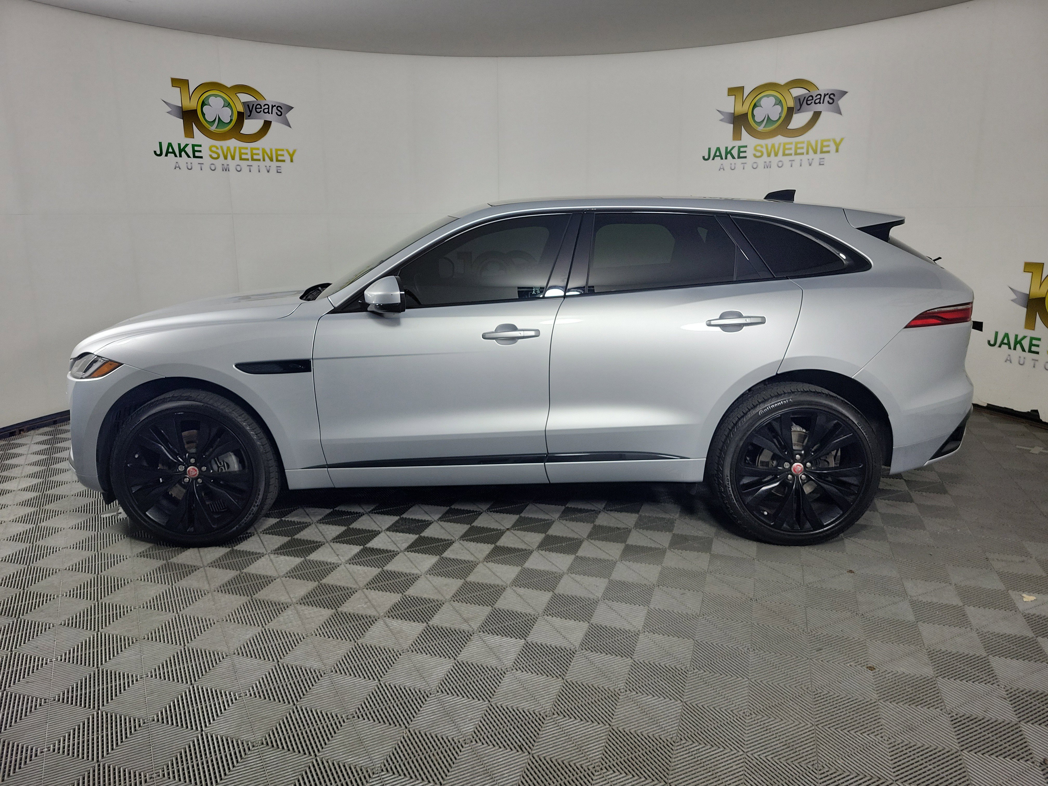 Used 2023 Jaguar F-PACE R-Dynamic S AWD/4WD image 4