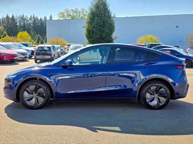 Used 2026 Tesla Model Y AWD image 5