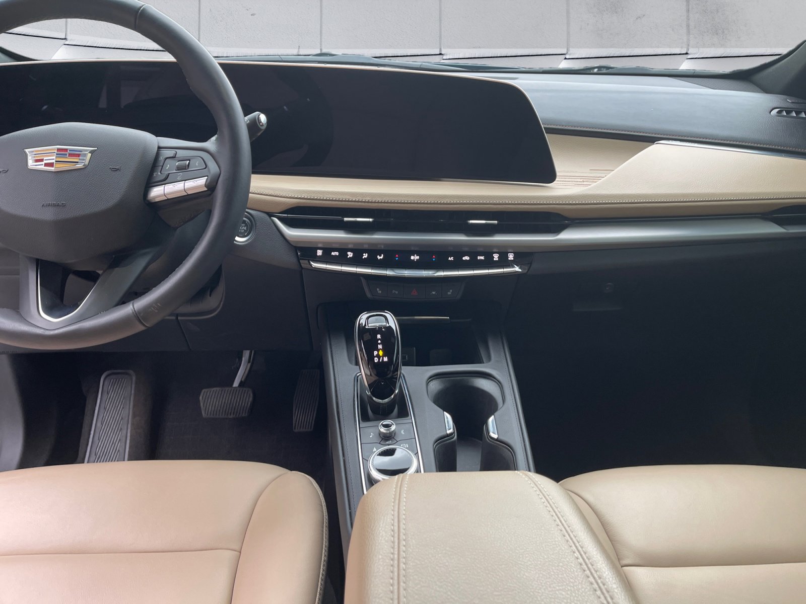 Used 2025 Cadillac XT4 Premium Luxury w/ Cold Weather Package image 11