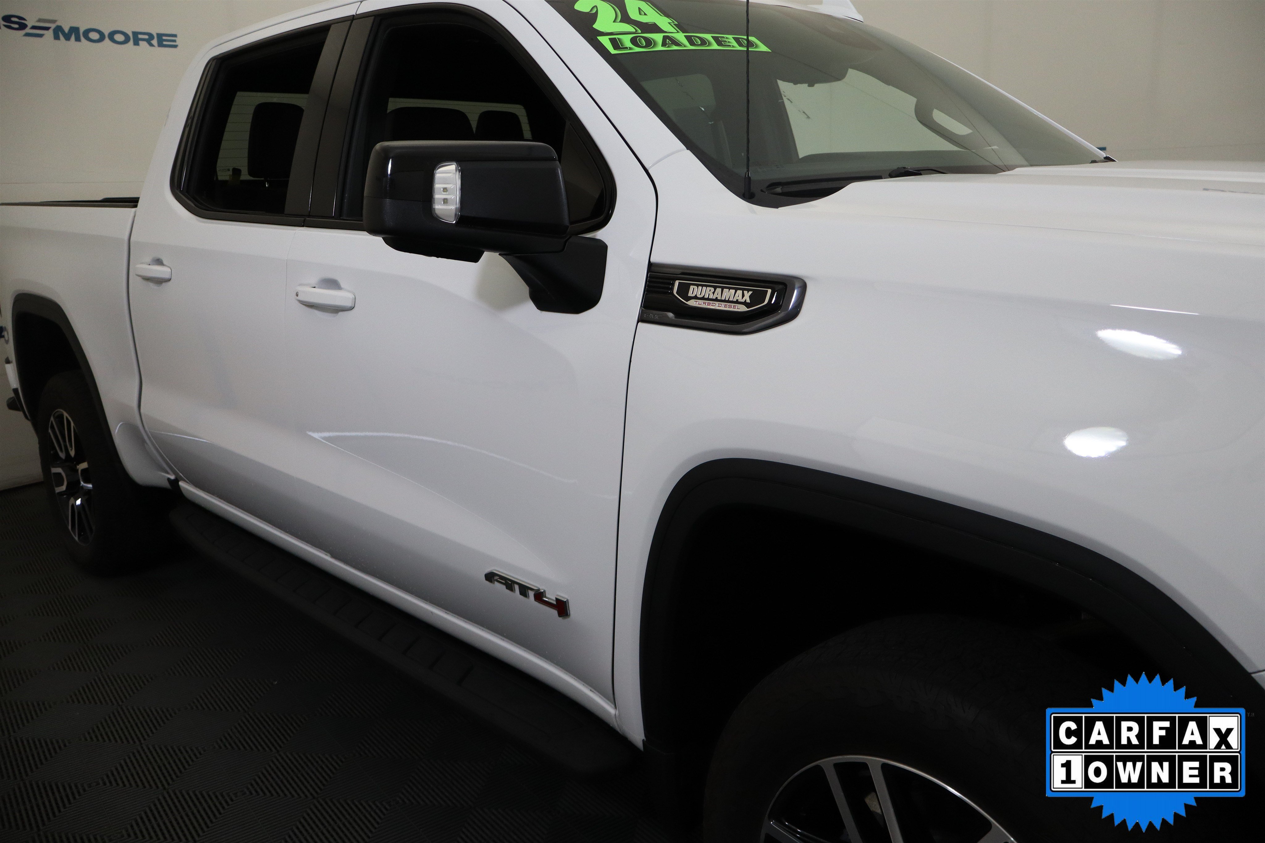 Used 2024 GMC Sierra 1500 AT4 w/ Technology Package AWD/4WD image 4