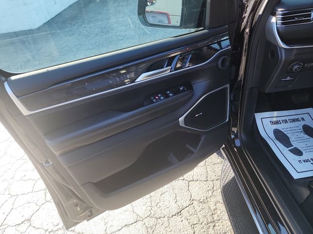 Used 2023 Jeep Wagoneer 4WD image 18