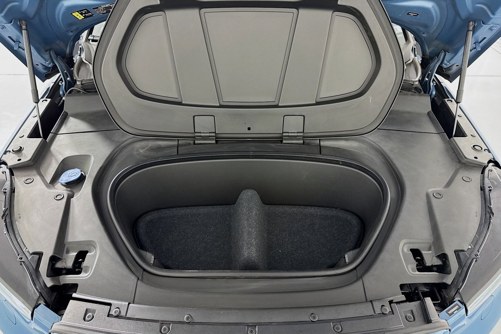 Used 2022 Volvo C40 P8 Recharge Ultimate image 10