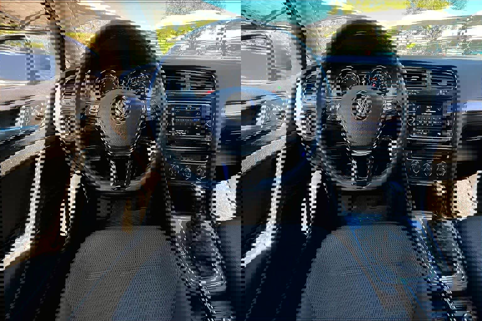 Used 2019 Volkswagen Golf S image 6