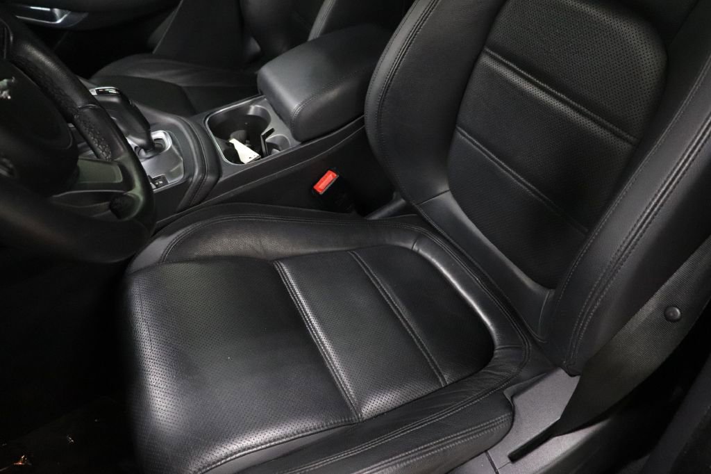 Used 2018 Jaguar E-PACE S image 11