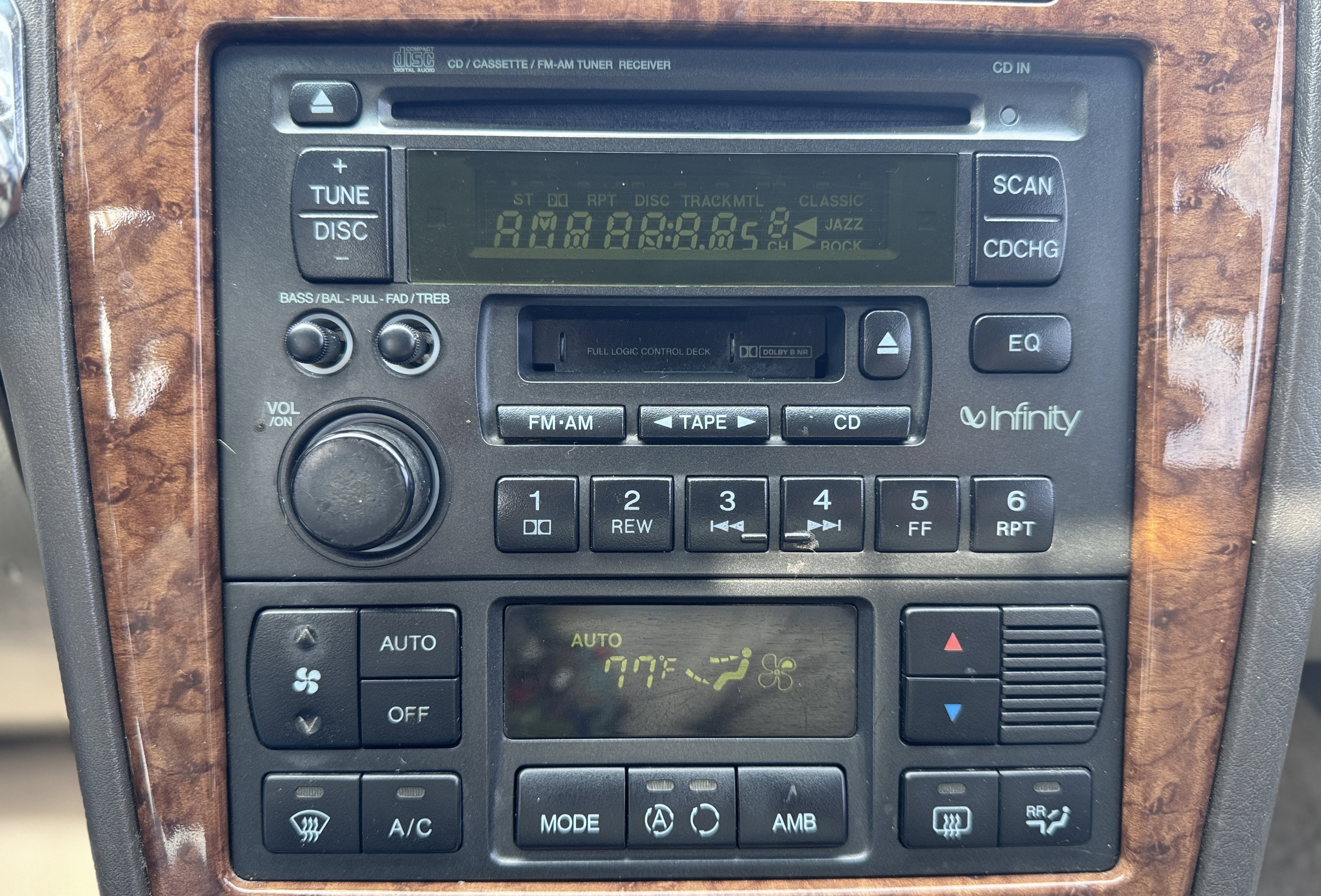 Used 2005 Hyundai XG350 FWD image 14