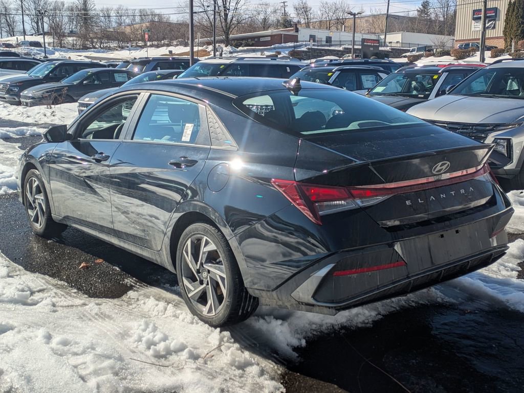 Certified 2025 Hyundai Elantra Sport image 4