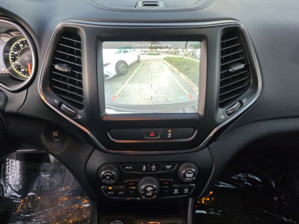 Used 2022 Jeep Cherokee Latitude Lux w/ Sun & Sound Group image 24