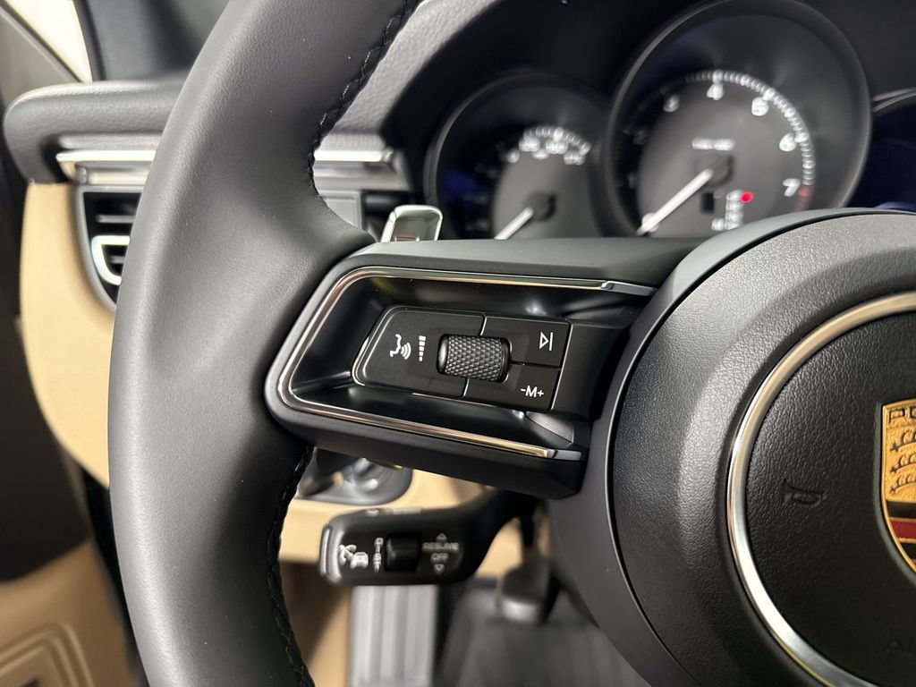 New 2026 Porsche Macan AWD/4WD image 38