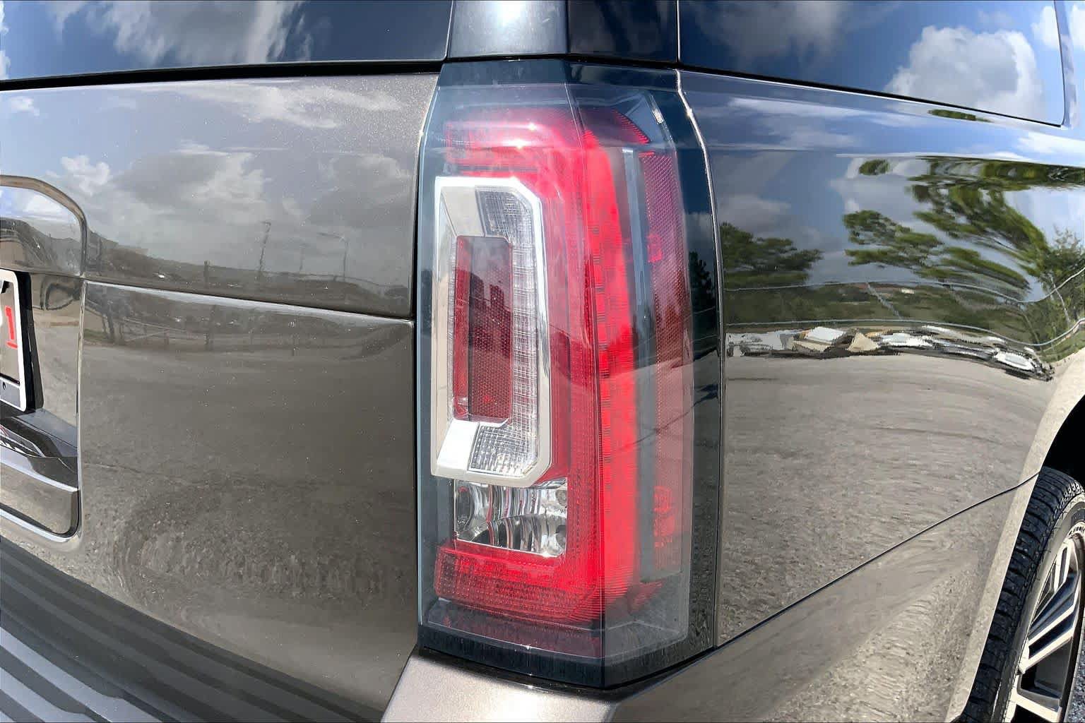 Used 2020 GMC Yukon XL SLT w/ Premium Edition RWD image 30