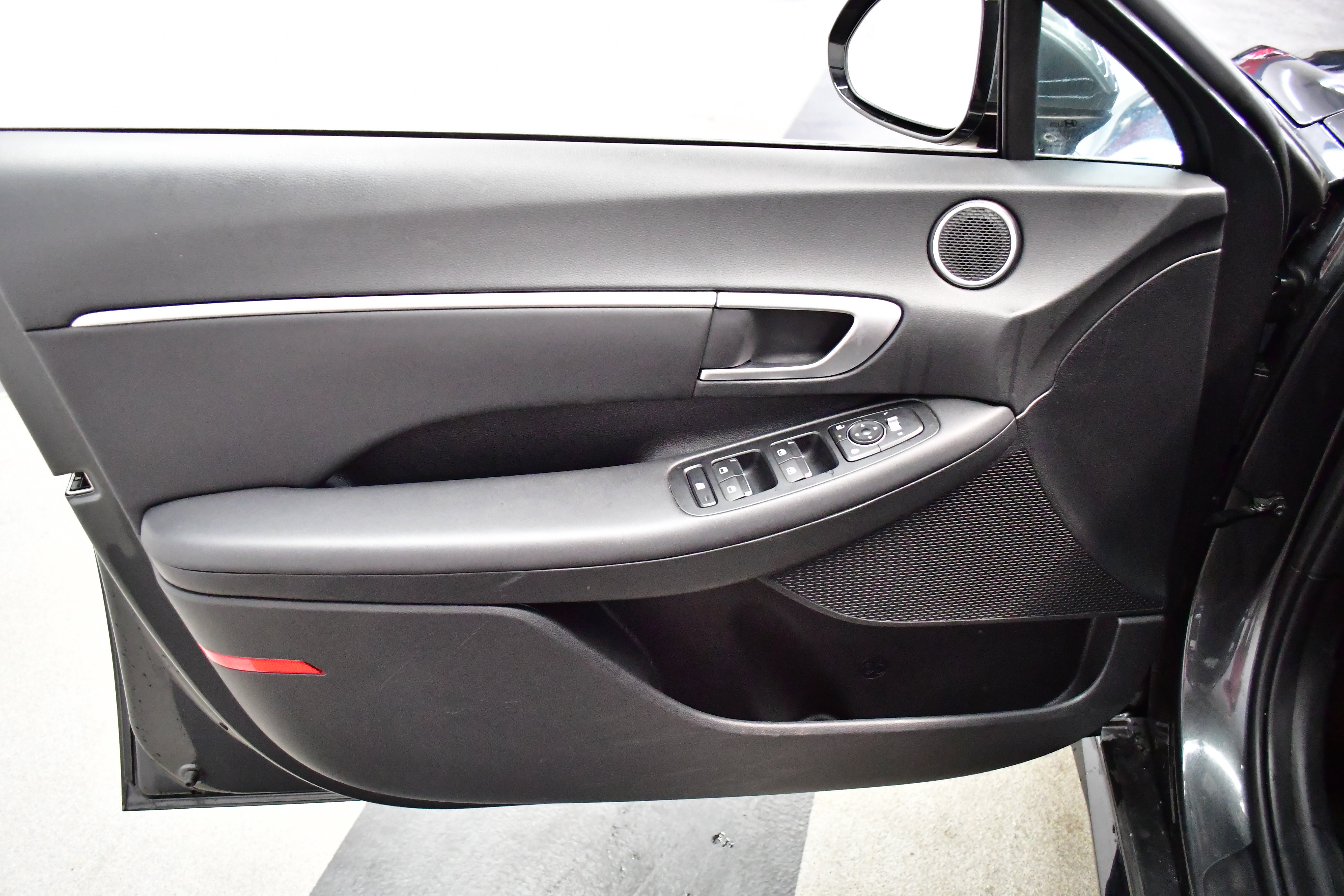 Used 2025 Hyundai Sonata SEL FWD image 16