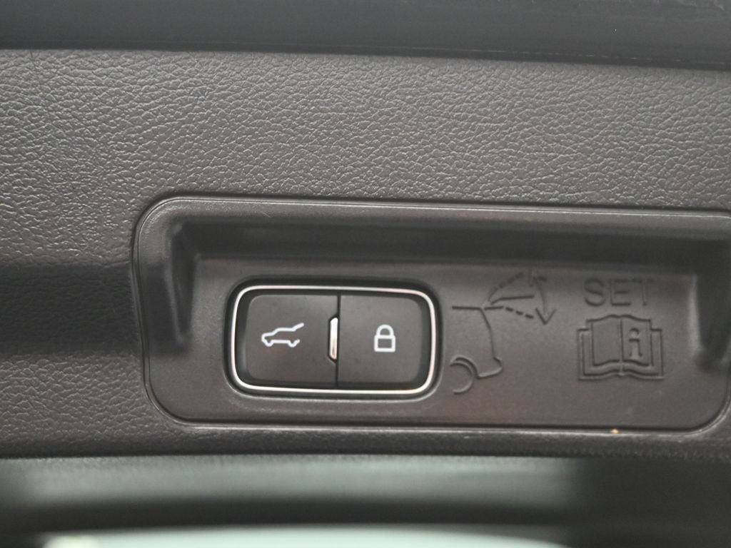 Used 2022 Ford Explorer ST AWD/4WD image 33